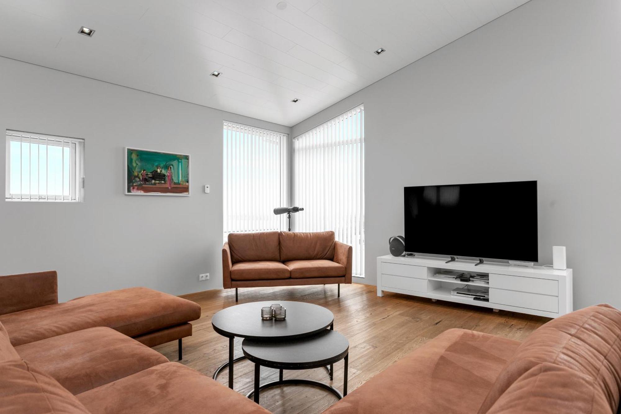 Luxury Villa With River View Laugaras Екстериор снимка
