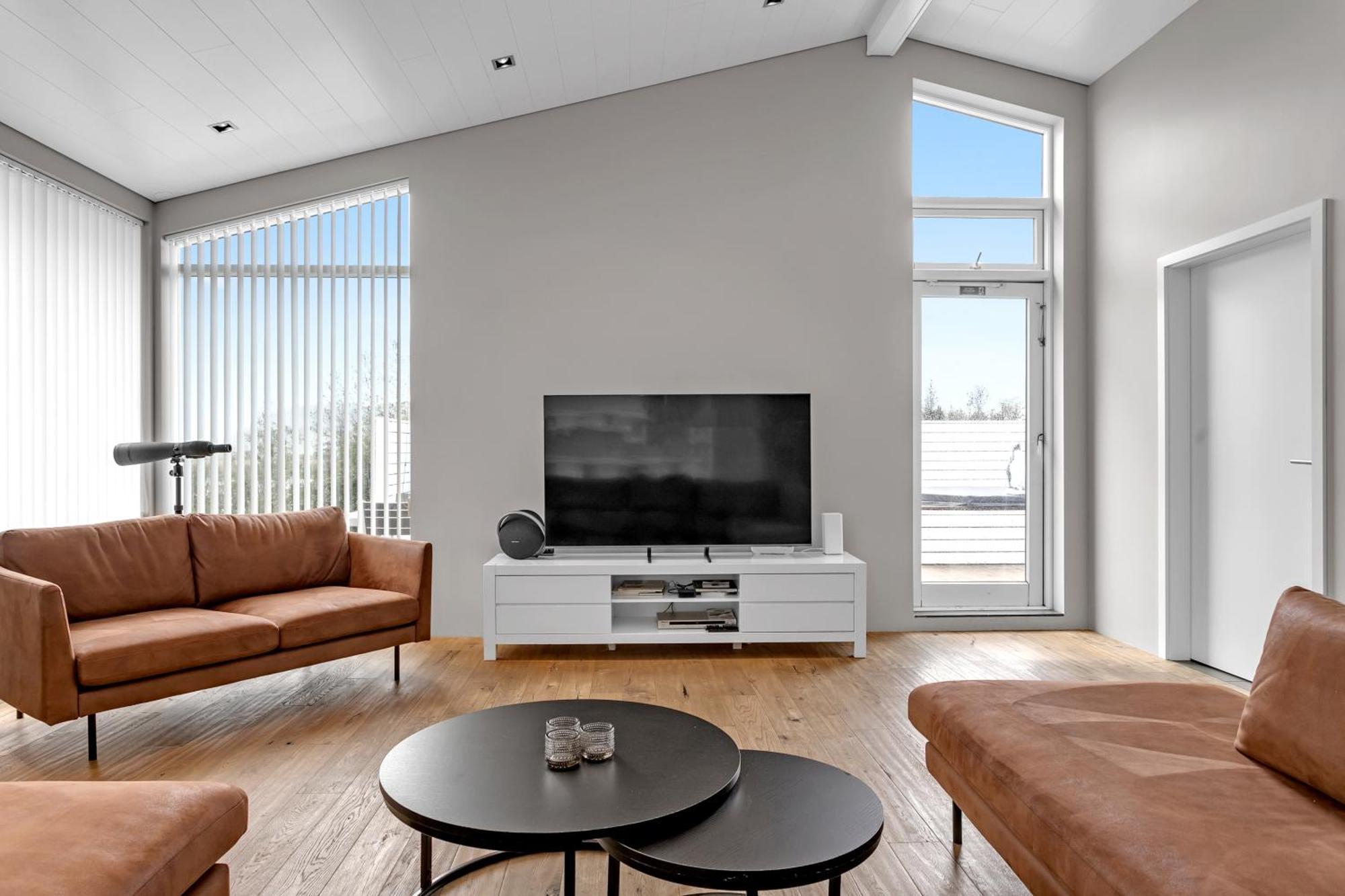 Luxury Villa With River View Laugaras Екстериор снимка