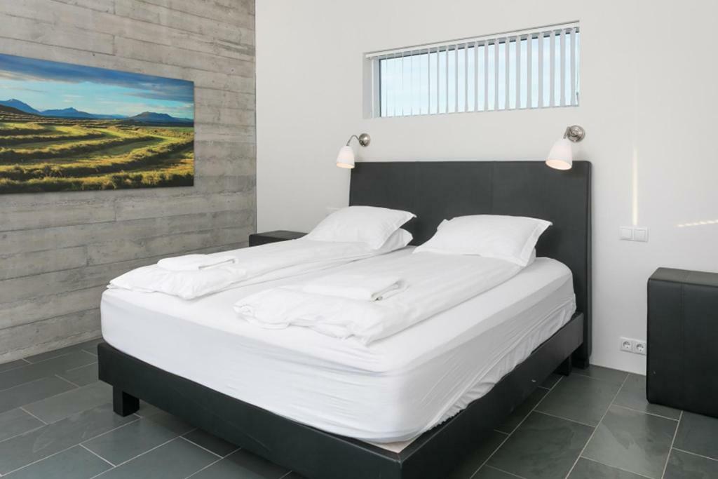 Luxury Villa With River View Laugaras Екстериор снимка